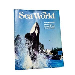 1986 Sea World Entertainment Education Research Conservation Souvenir Magazine￼